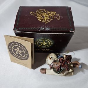 Boyds Bears Chilly with Wreath